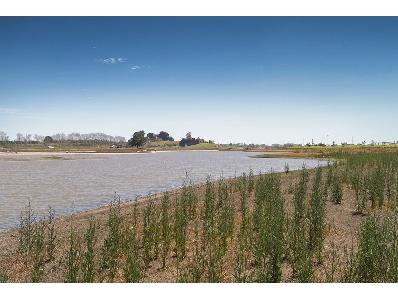 1 Waterbloom Avenue, Clyde North VIC 3978