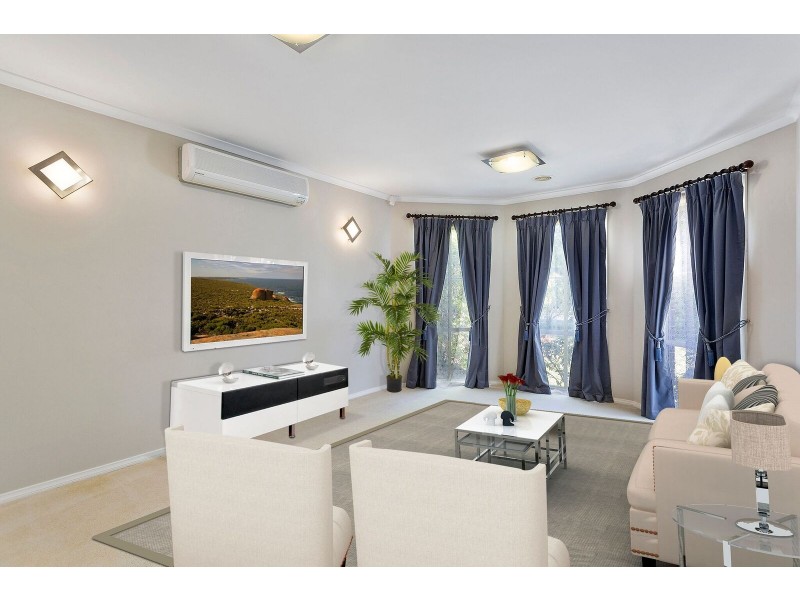 14 Edgbaston Circuit, Berwick VIC 3806