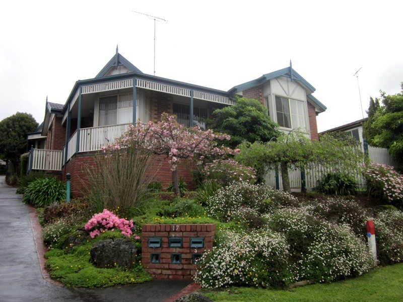 1/17 McNabb Street, Berwick VIC 3806