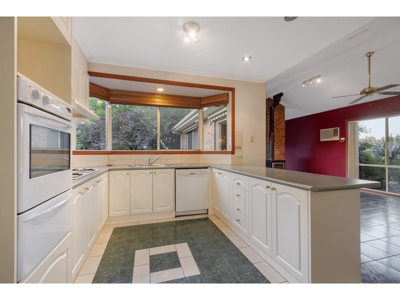 4 Zola Court, Berwick VIC 3806