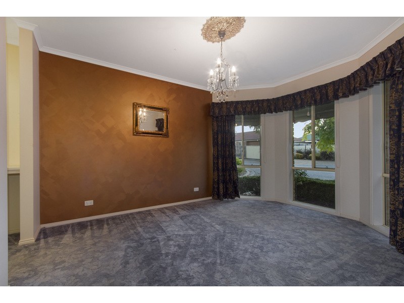 4 Zola Court, Berwick VIC 3806