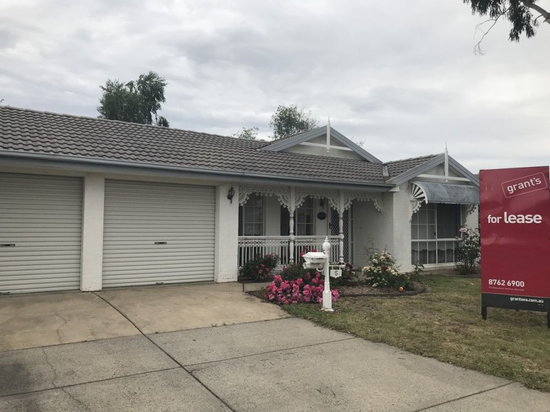 5 Emma Court, Berwick VIC 3806