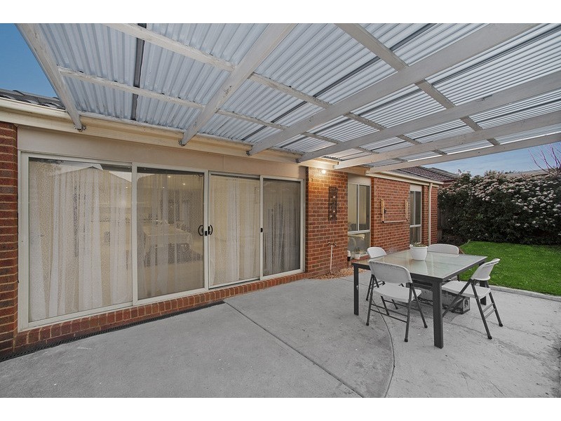 16 Sundial Court, Berwick VIC 3806