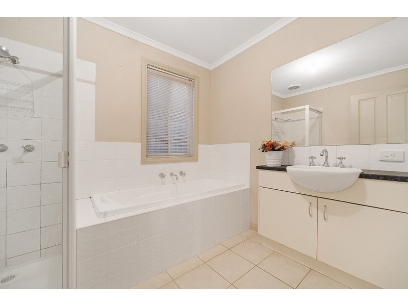 16 Sundial Court, Berwick VIC 3806