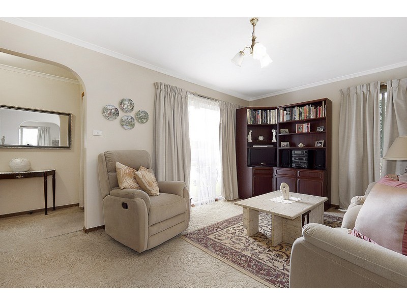 2/6 Watson Gardens, Berwick VIC 3806