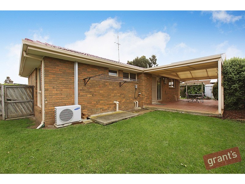 2 Denver Drive, Narre Warren VIC 3805