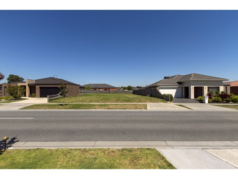 21 Lancashire Drive, Cranbourne North VIC 3977