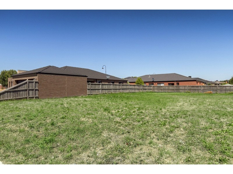 21 Lancashire Drive, Cranbourne North VIC 3977