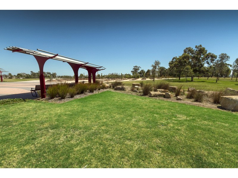 21 Lancashire Drive, Cranbourne North VIC 3977