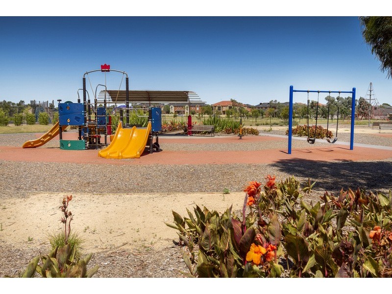 21 Lancashire Drive, Cranbourne North VIC 3977