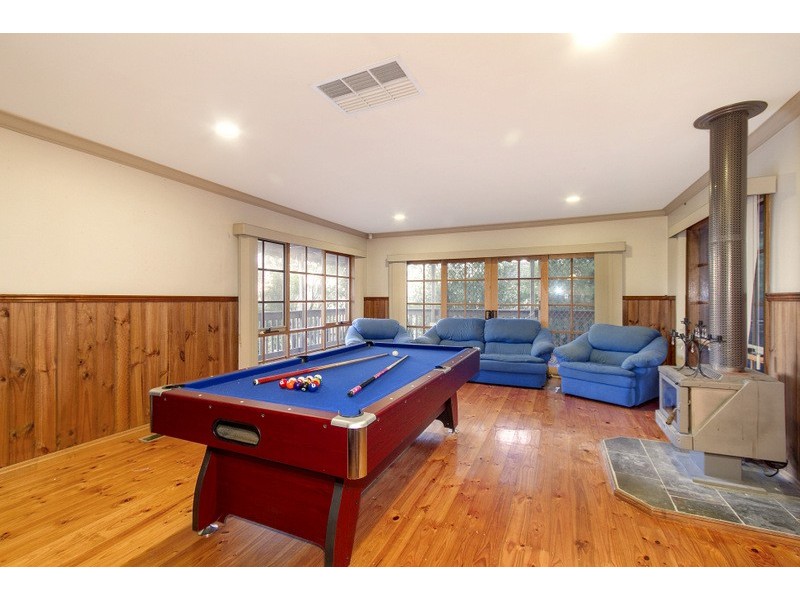 35 Bournevale Drive, Berwick VIC 3806