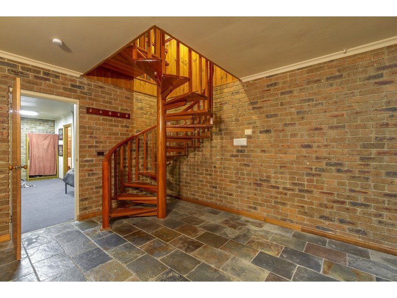 35 Bournevale Drive, Berwick VIC 3806