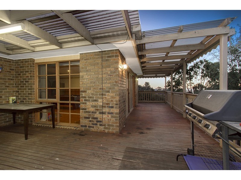 35 Bournevale Drive, Berwick VIC 3806