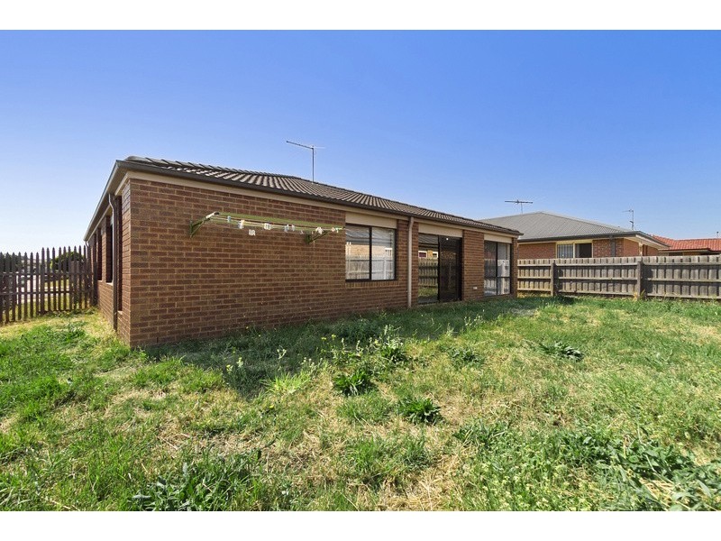 33 Grand Arch Way, Berwick VIC 3806