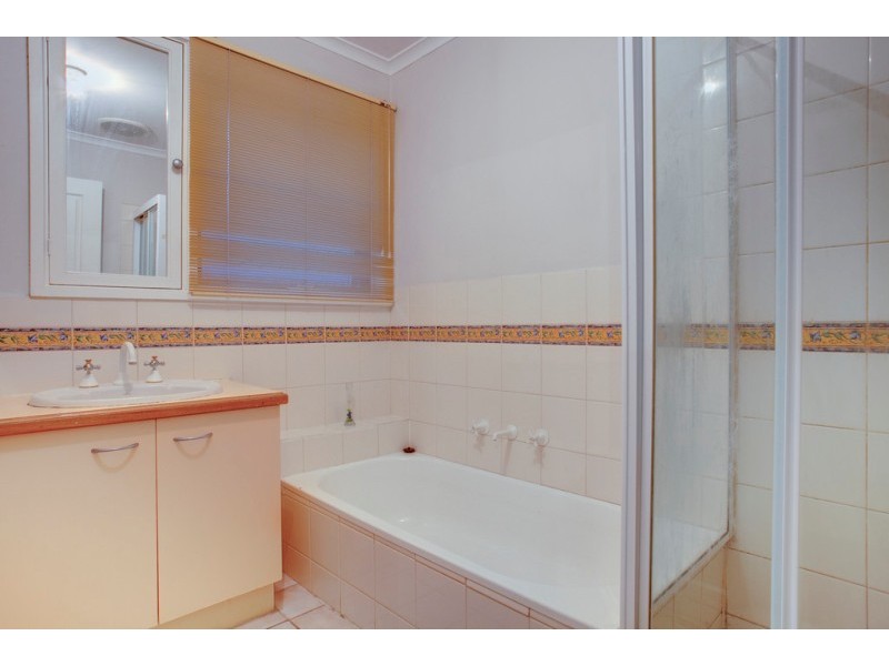 25 Blackwood Drive, Narre Warren VIC 3805