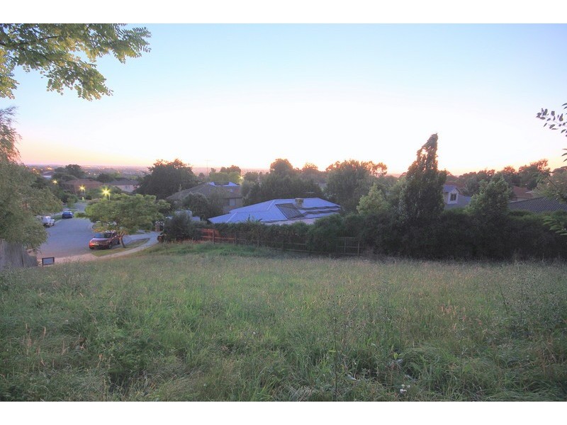 8 Jomary Court, Berwick VIC 3806