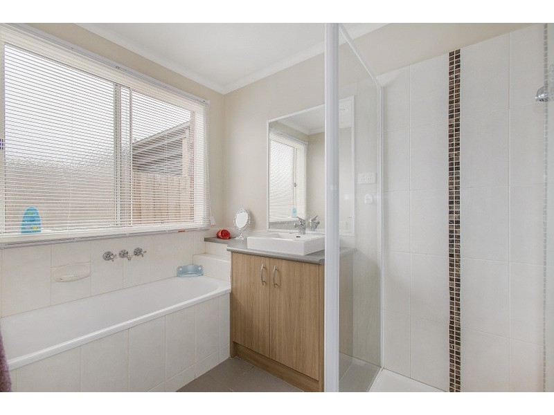 4 Jason Lane, Pakenham VIC 3810