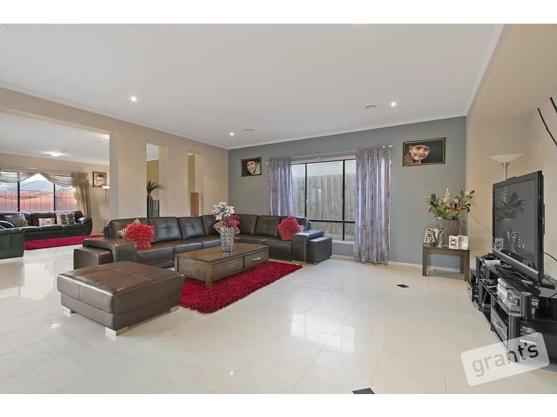 32 Honeyeater Grove, Narre Warren VIC 3805