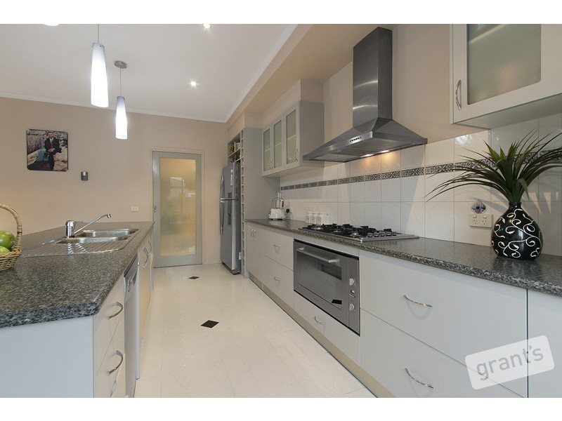 32 Honeyeater Grove, Narre Warren VIC 3805