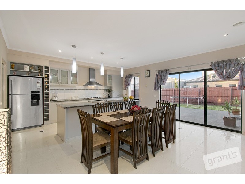 32 Honeyeater Grove, Narre Warren VIC 3805