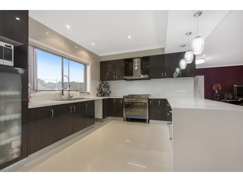 3 Barter Crescent, Cranbourne East VIC 3977