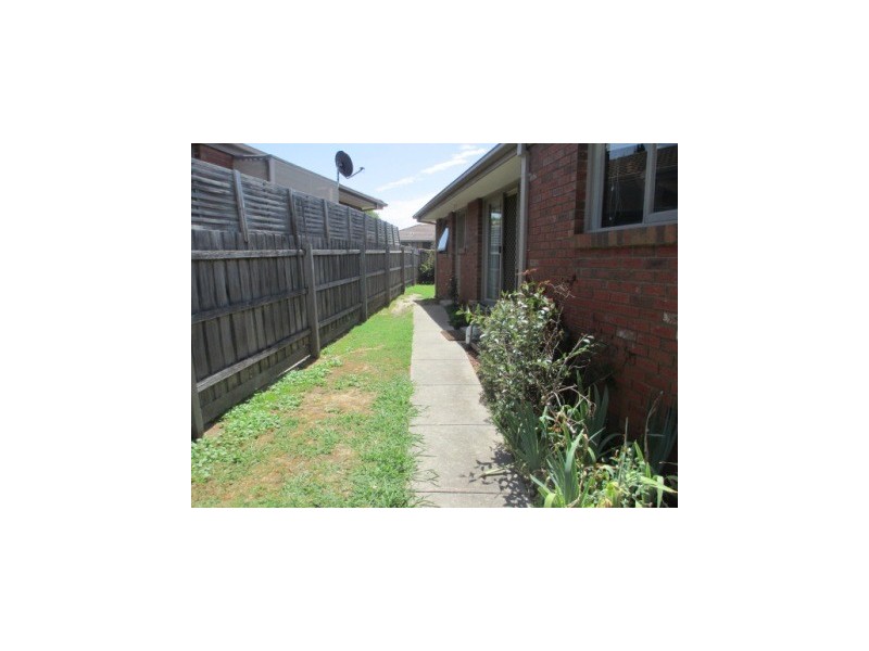 67 Amber Crescent, Narre Warren VIC 3805