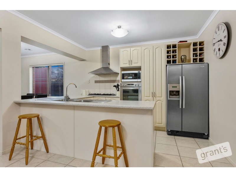 4 Jeune Grove, Berwick VIC 3806