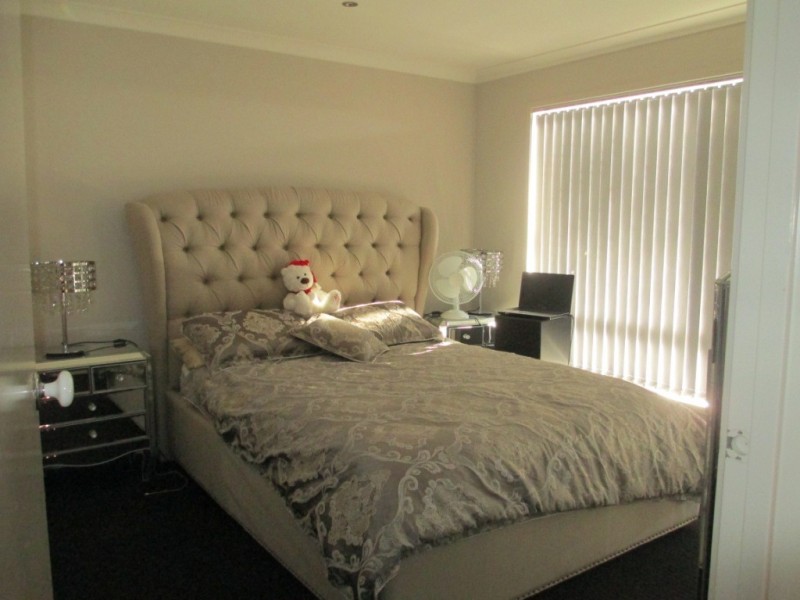 112 Glenelg Street, Clyde North VIC 3978