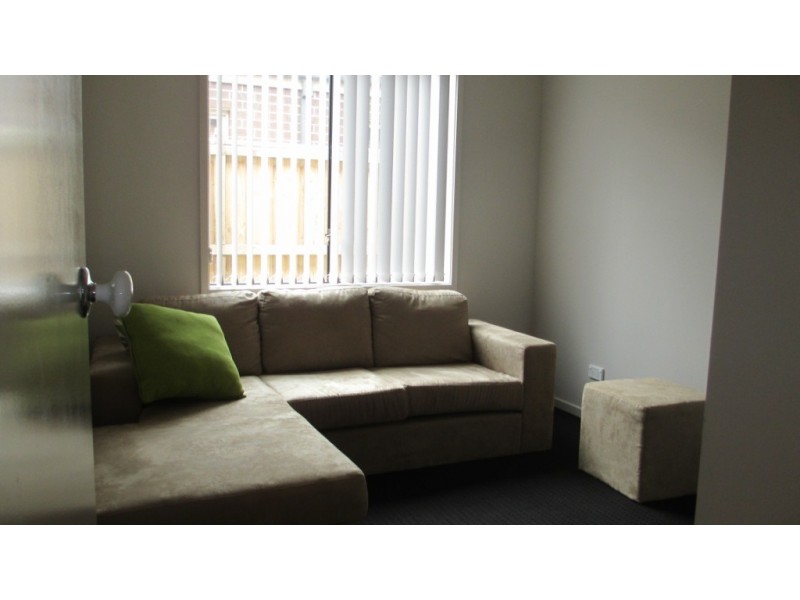 112 Glenelg Street, Clyde North VIC 3978