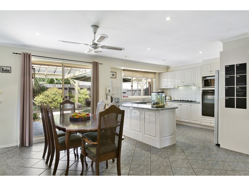 20 Fieldhouse Lane, Berwick VIC 3806