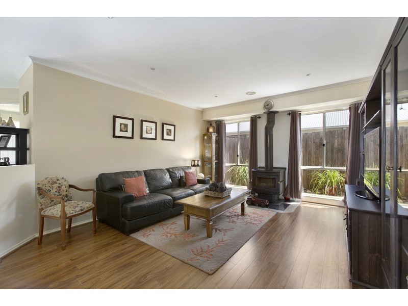 20 Fieldhouse Lane, Berwick VIC 3806