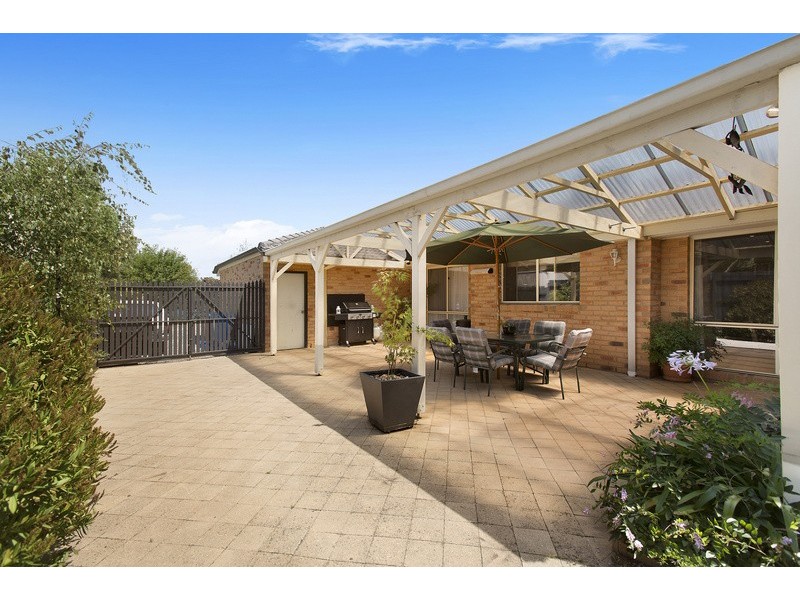 20 Fieldhouse Lane, Berwick VIC 3806
