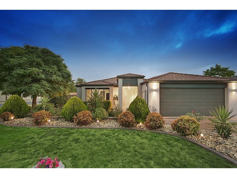 42 Fieldstone Boulevard, Beaconsfield VIC 3807