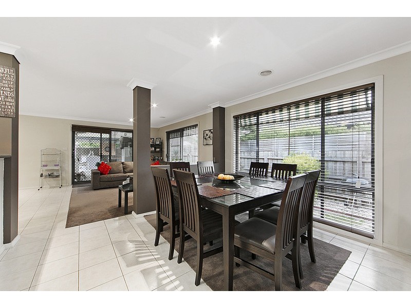 42 Fieldstone Boulevard, Beaconsfield VIC 3807