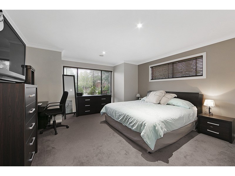 42 Fieldstone Boulevard, Beaconsfield VIC 3807