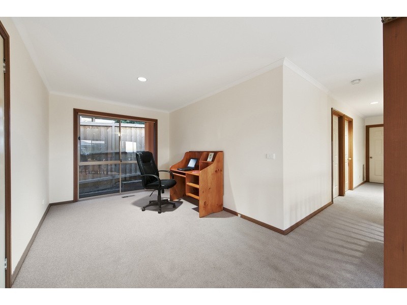 17 Balmain Drive, Berwick VIC 3806