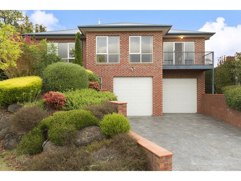 6 Ascot Rise, Berwick VIC 3806