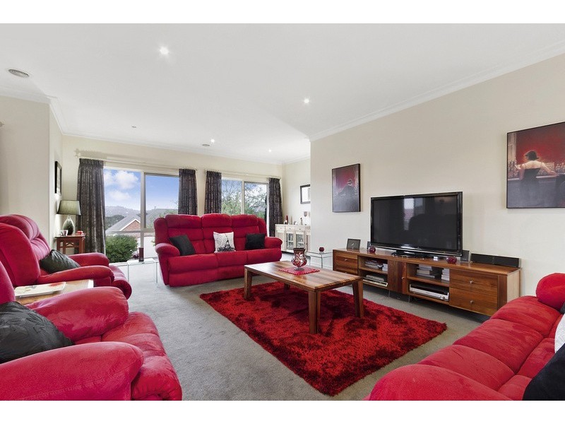 6 Ascot Rise, Berwick VIC 3806