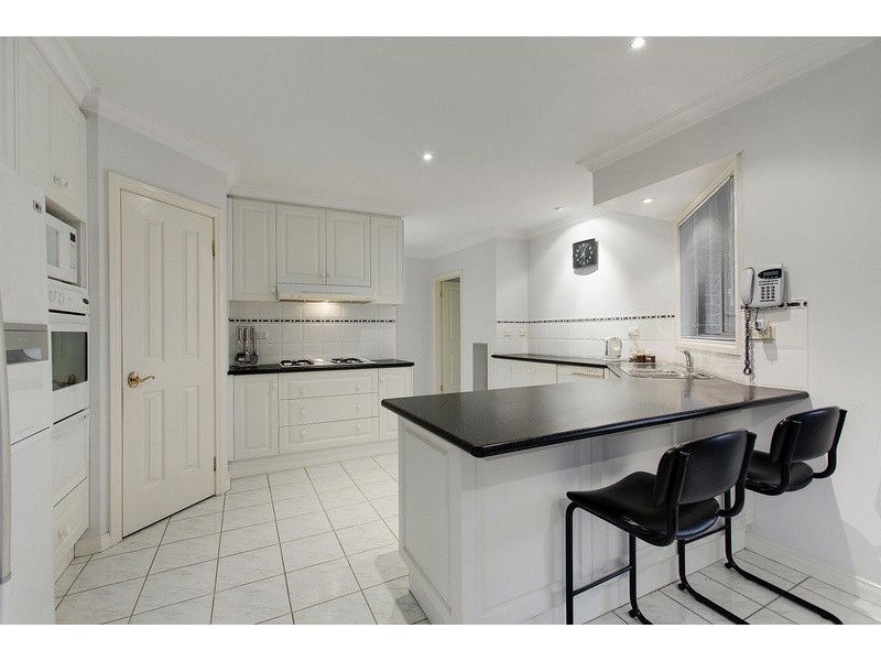 8 Ferny Court, Narre Warren South VIC 3805