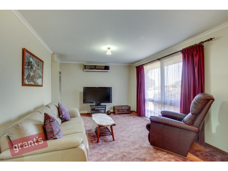 16 George Chudleigh Drive, Hallam VIC 3803