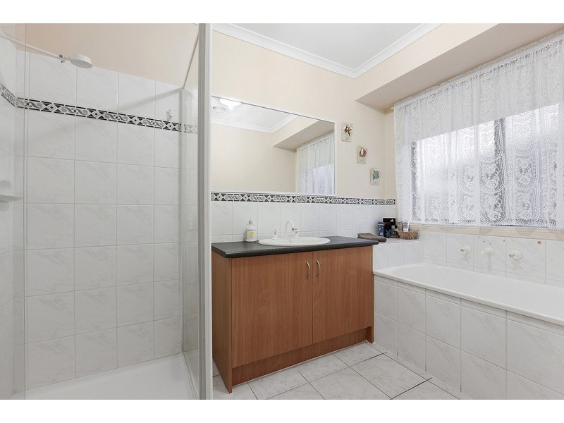 6 Terriester Drive, Berwick VIC 3806