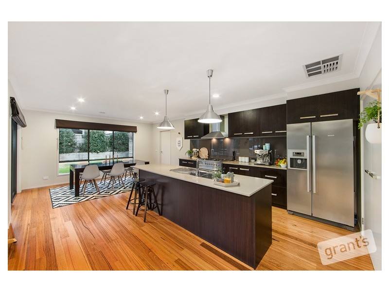 15 Barak Avenue, Berwick VIC 3806