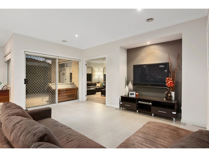 27 Ridgemont Drive, Berwick VIC 3806