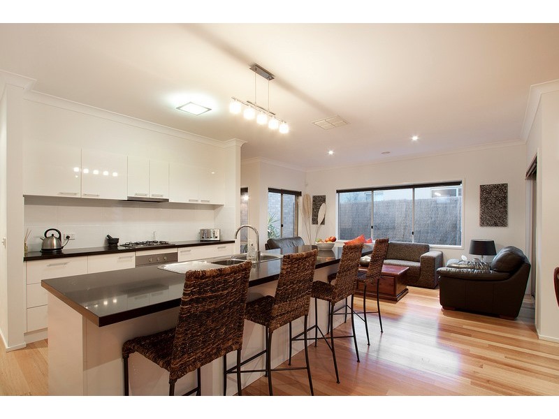 6 Little Gem Way, Berwick VIC 3806