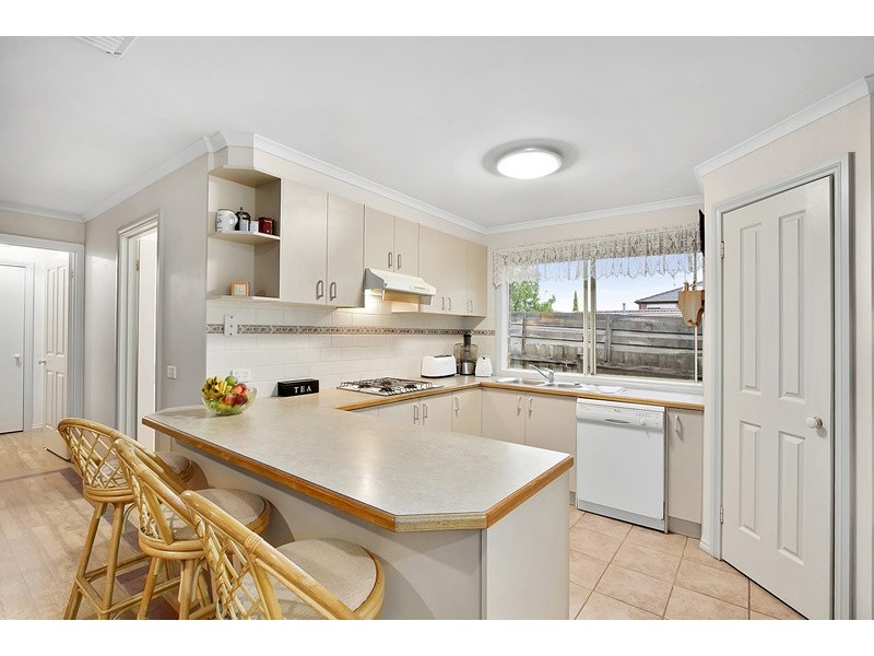2 Nestle Retreat, Berwick VIC 3806