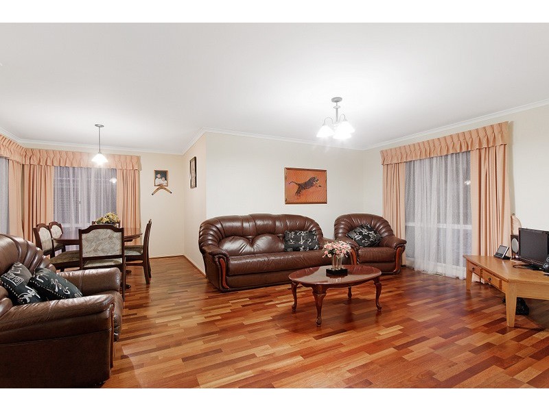 42 Ardblair Terrace, Narre Warren South VIC 3805