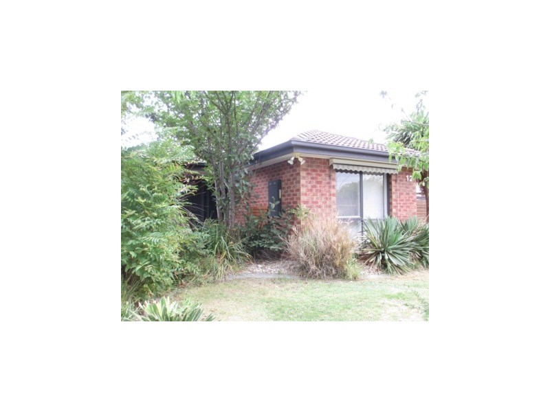 12 Hillman Court, Berwick VIC 3806