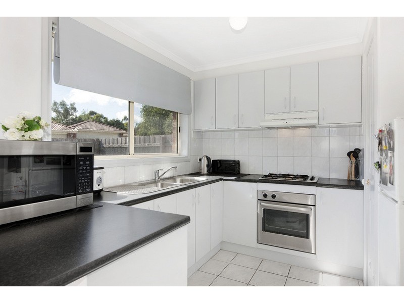 15 Sanctuary Rise, Narre Warren VIC 3805