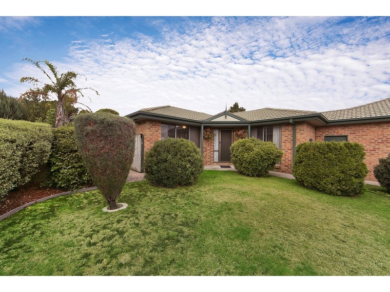 15 Feldspar Court, Narre Warren VIC 3805