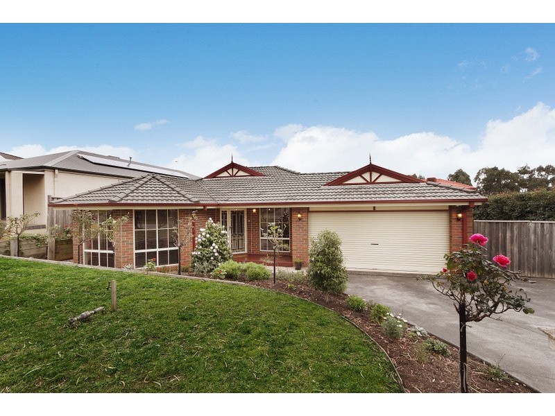 6 St Annes Crescent, Berwick VIC 3806